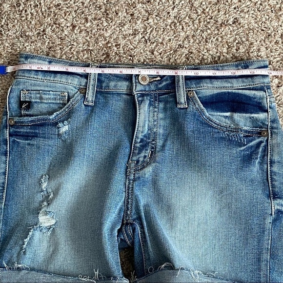 Kancan Medium-Light Wash Distressed 5.5" Inseam Denim Jean Shorts, size Small - Picture 13 of 16